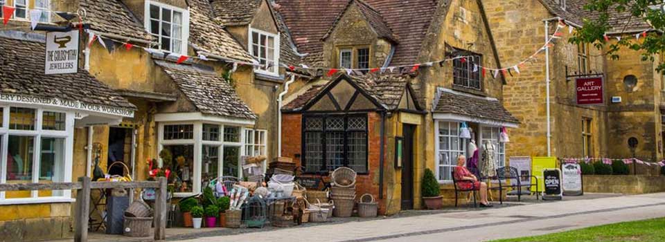 High Street In Broadway Cotswolds Visit Broadway